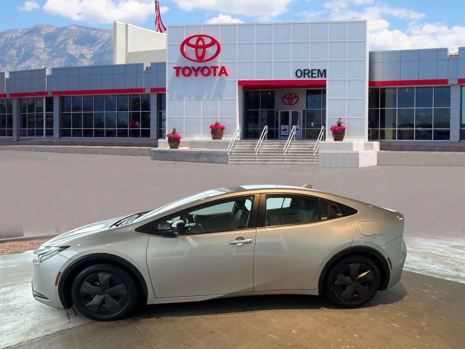 Used 2025 Toyota Prius LE FWD image 6