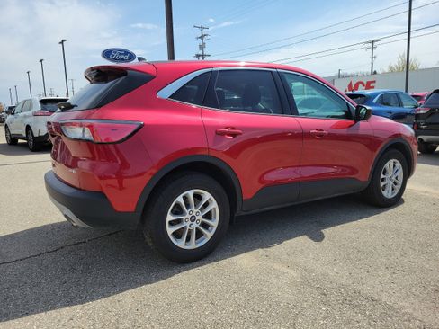 Certified 2022 Ford Escape SE w/ Convenience Package AWD/4WD image 4