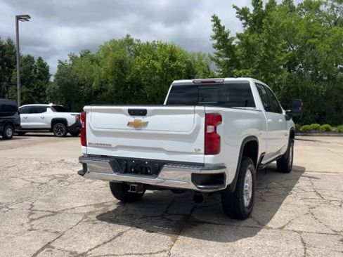 Used 2022 Chevrolet Silverado 2500 LT w/ Convenience Package AWD/4WD image 8