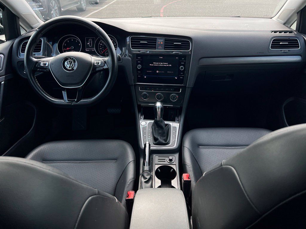 Used 2018 Volkswagen Golf SE FWD image 14