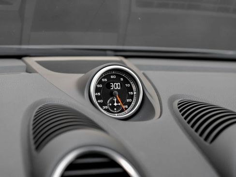 Used 2019 Porsche 718 Cayman S RWD image 32