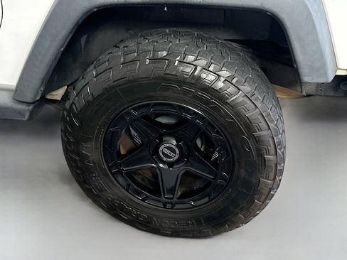 Used 2014 Jeep Wrangler Sport w/ Quick Order Package 24S AWD/4WD image 27
