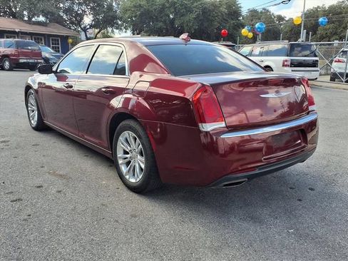 Used 2019 Chrysler 300 Touring w/ Driver Convenience Group RWD image 5