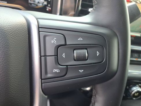 Used 2025 GMC Sierra 1500 SLT AWD/4WD image 21