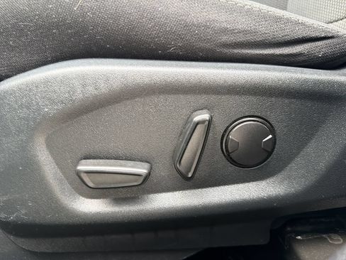 Used 2019 Ford Explorer XLT FWD image 19