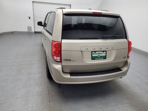 Used 2016 Dodge Grand Caravan SXT FWD image 6