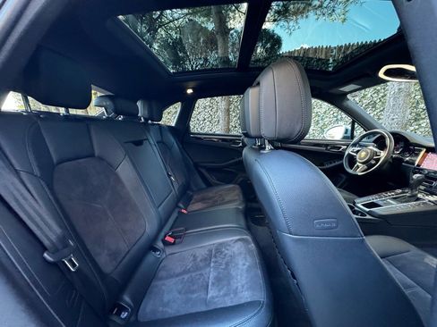 Used 2021 Porsche Macan image 23