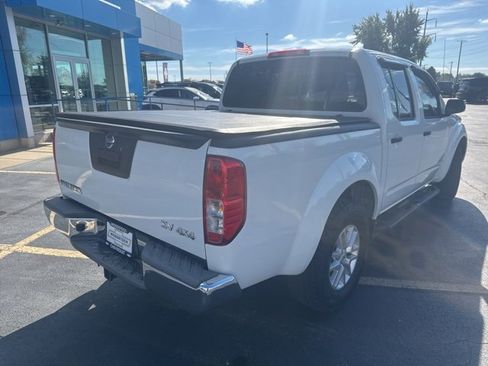 Used 2016 Nissan Frontier SV image 3