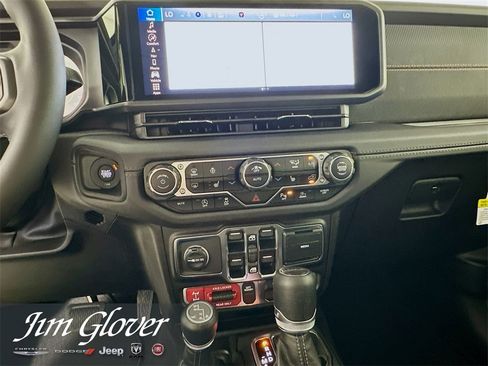 New 2025 Jeep Gladiator Mojave w/ Safety Group image 32