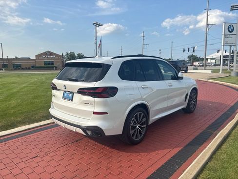 Used 2025 BMW X5 xDrive40i w/ M Sport Package AWD/4WD image 3
