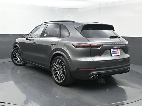 Used 2022 Porsche Cayenne S image 24