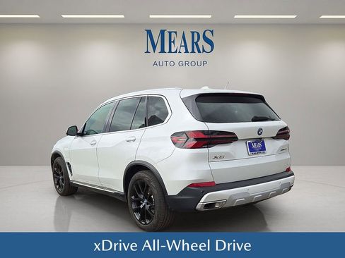 Used 2024 BMW X5 xDrive50e image 4