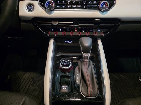 Used 2024 GMC Canyon AT4X image 22