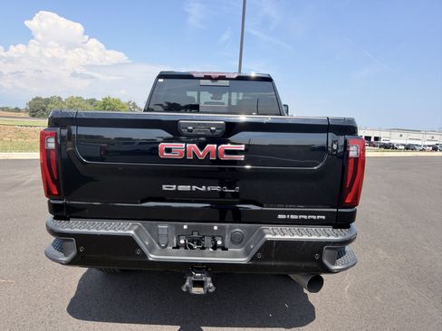 Used 2025 GMC Sierra 2500 Denali w/ Denali Reserve Package AWD/4WD image 6
