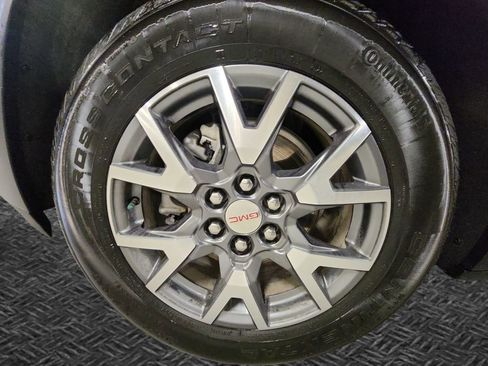 Certified 2023 GMC Acadia SLT AWD/4WD image 12