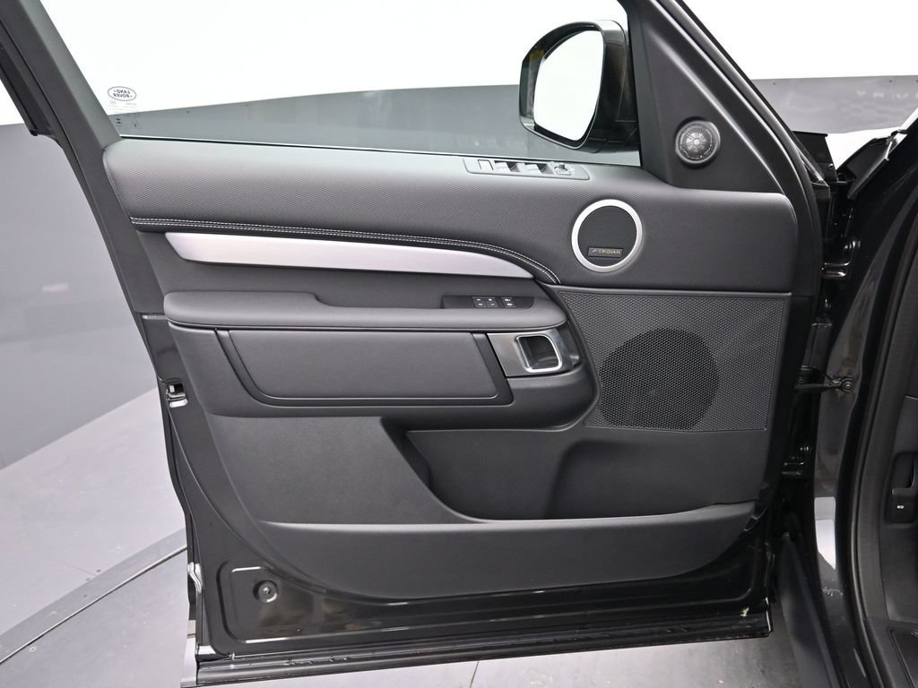 Used 2026 Land Rover Discovery Limited Edition AWD/4WD image 21