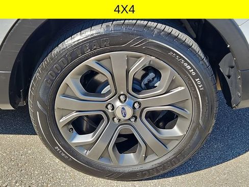 Used 2018 Ford Explorer Sport w/ Equipment Group 401A AWD/4WD image 7