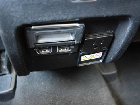 Used 2019 Jeep Cherokee Trailhawk w/ Comfort/Convenience Group AWD/4WD image 39