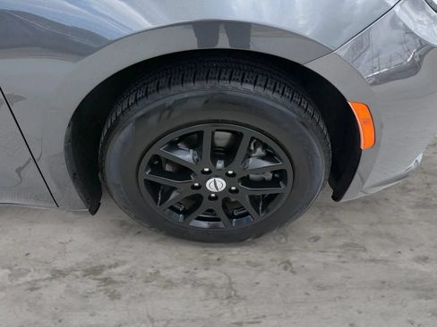 Used 2022 Chrysler Pacifica Touring-L FWD image 46