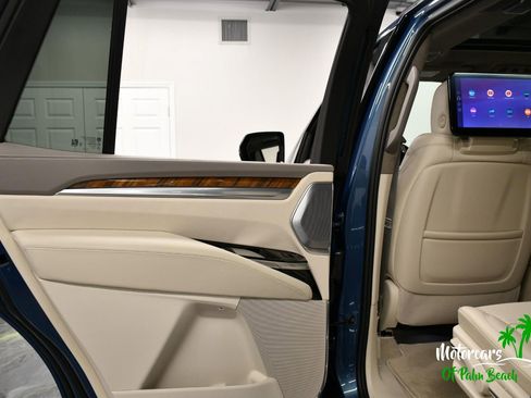 Used 2025 Cadillac Escalade Sport Platinum AWD/4WD image 59