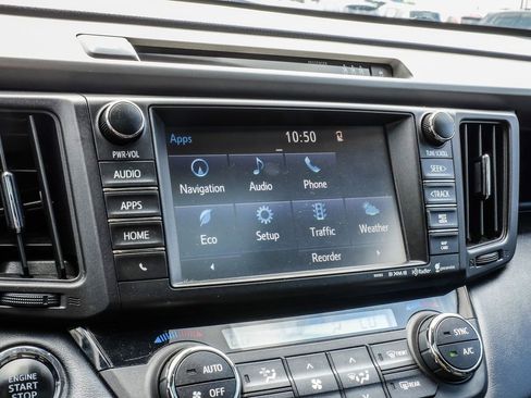 Used 2018 Toyota RAV4 Limited FWD image 34