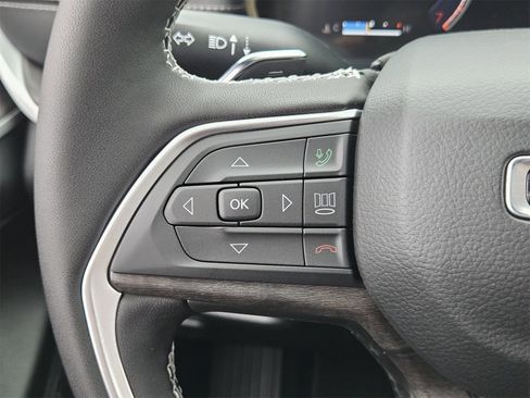 New 2025 Jeep Grand Cherokee Limited w/ Black Appearance Package image 30