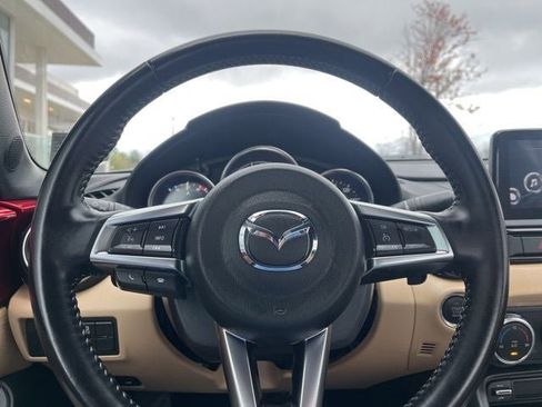 Used 2020 MAZDA MX-5 Miata RF Grand Touring RWD image 21