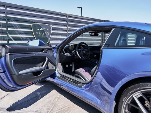 Used 2026 Porsche 911 Carrera T RWD image 29