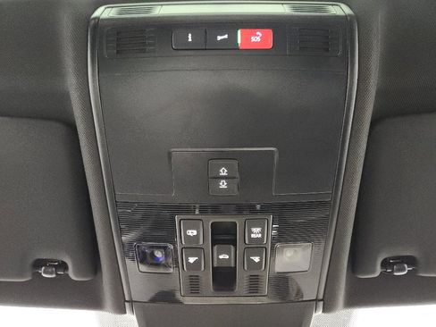 Certified 2023 Volkswagen Tiguan SE R-Line image 26