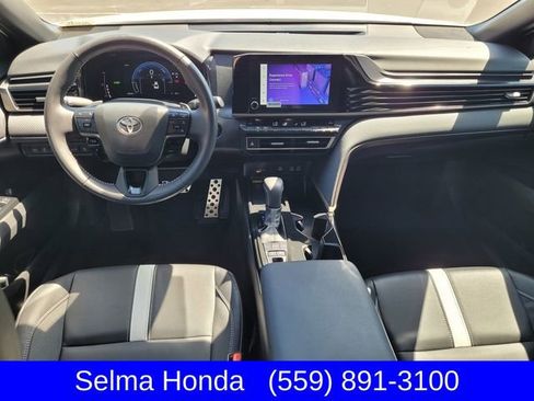 Used 2025 Toyota Camry SE FWD image 9