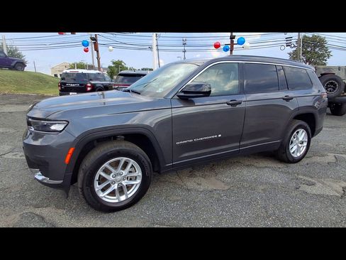 Used 2024 Jeep Grand Cherokee L Laredo AWD/4WD image 4