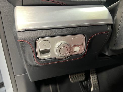 Used 2025 Mercedes-Benz GLE 53 AMG 4MATIC image 19