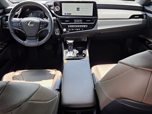 Used 2023 Lexus ES 300h Ultra Luxury w/ Accessory Package (Z2) FWD image 11
