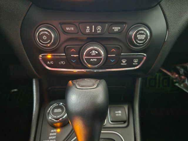 Used 2022 Jeep Cherokee Latitude Lux AWD/4WD image 26