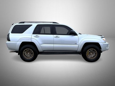 Used 2004 Toyota 4Runner SR5 image 4
