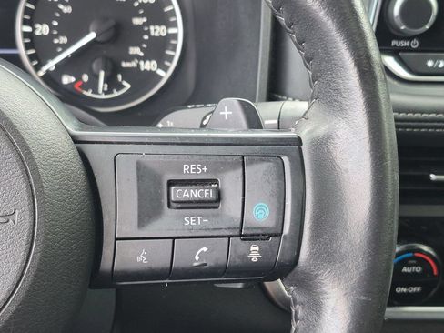 Used 2024 Nissan Rogue SV w/ SV Premium Package AWD/4WD image 16