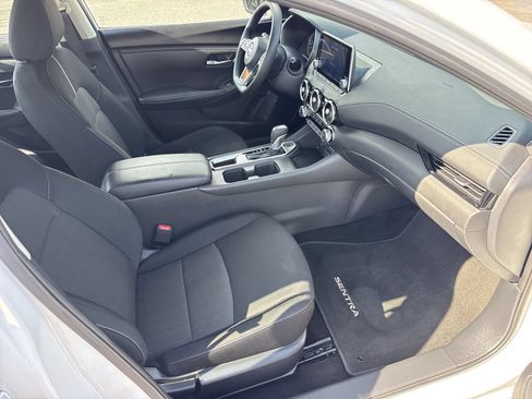 Used 2025 Nissan Sentra SV FWD image 29