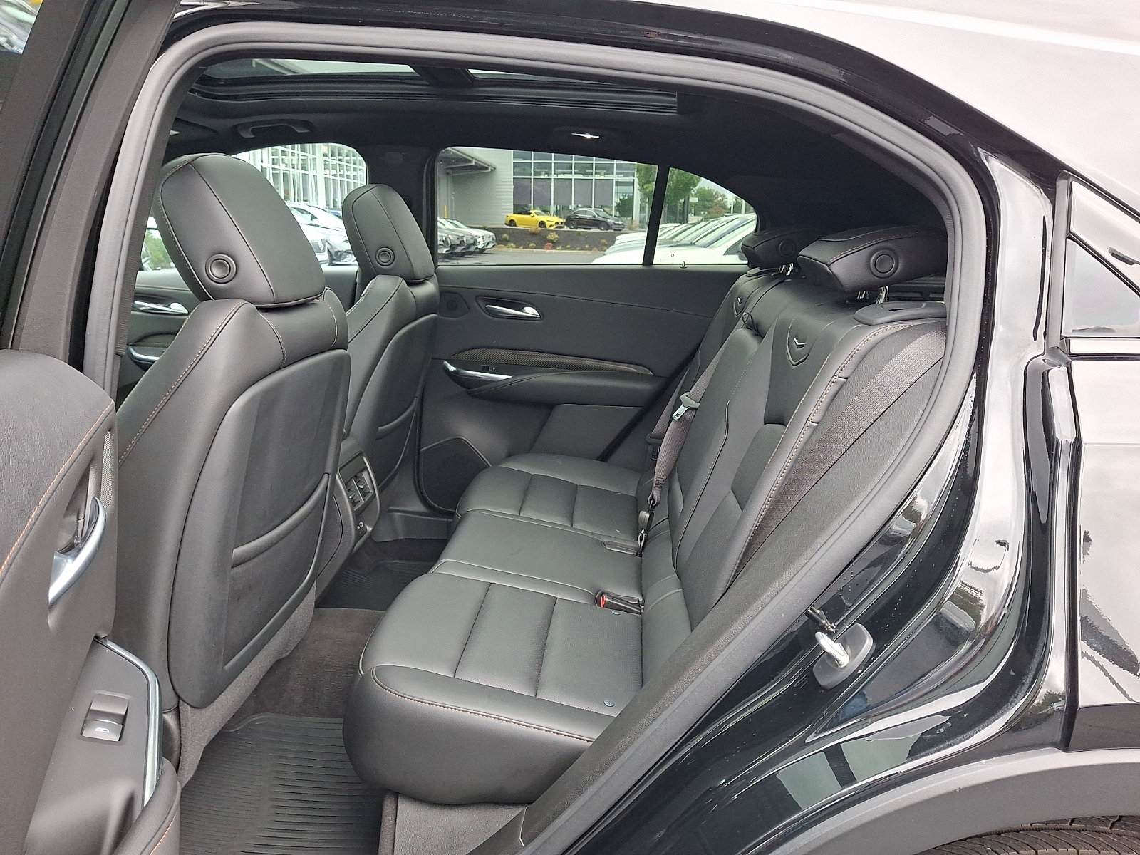 Used 2022 Cadillac XT4 Sport w/ Comfort Package AWD/4WD image 10