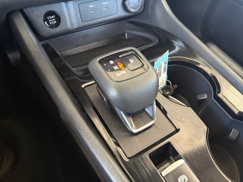 Used 2025 Nissan Rogue SV FWD image 17