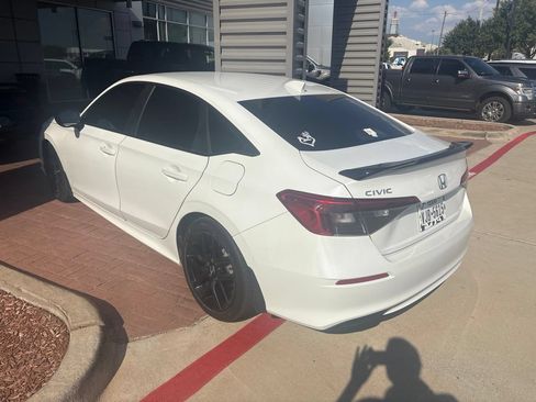 Used 2024 Honda Civic Sport image 2