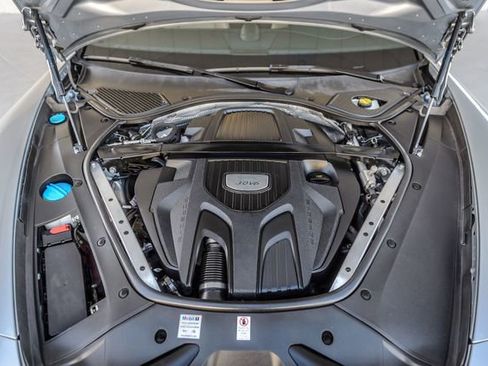 Used 2018 Porsche Panamera image 17