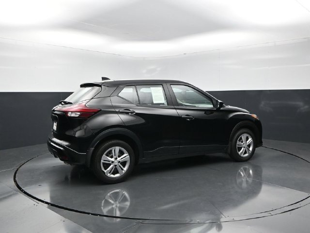 Certified 2025 Nissan Kicks Play S FWD image 7