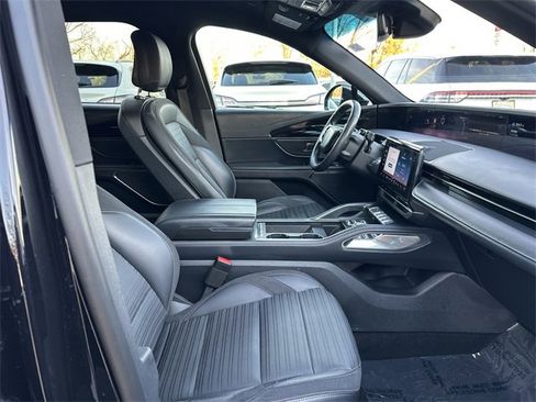 Certified 2024 Lincoln Nautilus Reserve w/ Jet Appearance Package (87T) image 32