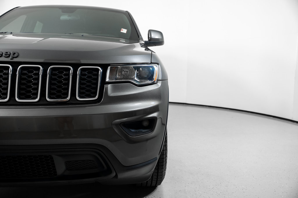 Used 2018 Jeep Grand Cherokee Laredo RWD image 20