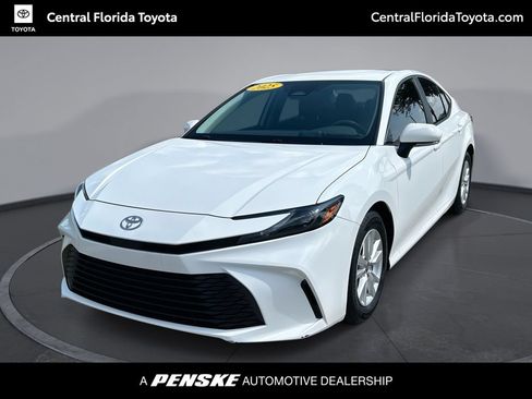 Used 2025 Toyota Camry LE w/ Convenience Package FWD image 1