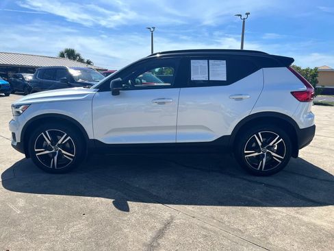 Used 2021 Volvo XC40 T5 R-Design w/ Climate Package AWD/4WD image 6