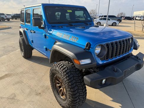 Used 2025 Jeep Wrangler Sport image 10