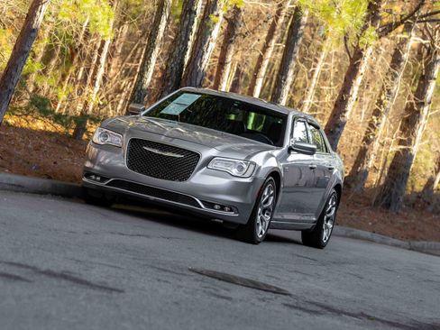Used 2018 Chrysler 300 C w/ Sun, Sound & Nav Package image 50