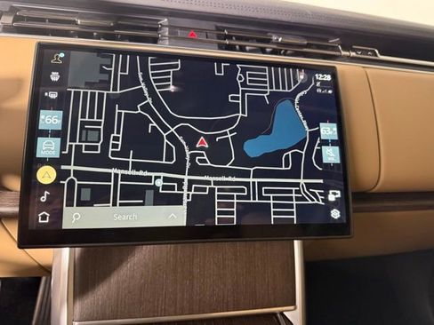 Used 2025 Land Rover Range Rover SE AWD/4WD image 20
