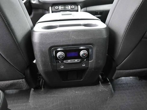 Used 2024 Chevrolet Suburban Z71 w/ Luxury Package image 25